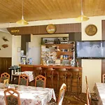 Vltava Hotel 3*